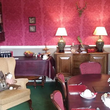 Warwick 3* Carlisle (Cumbria)