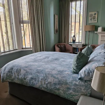 Warwick 3* Carlisle (Cumbria)